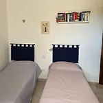 بيت للعطل Casa Souad, A Cheerful And Charming View 2 Bedroom House And Free Parking بورتو سان باولو
