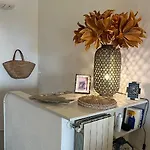 Casa Souad, A Cheerful And Charming View 2 Bedroom House And Free Parking بيت للعطل بورتو سان باولو